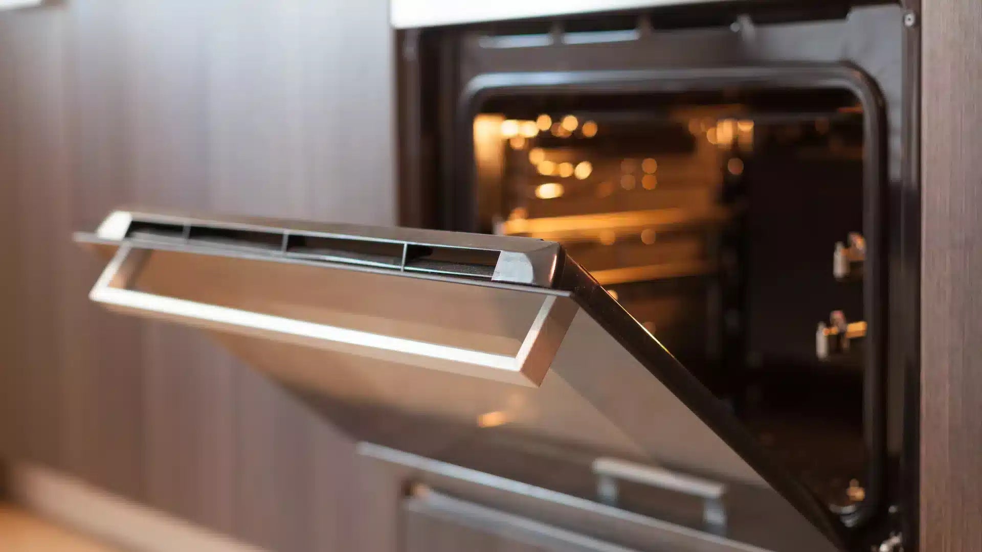 Backofen reinigen: Die besten Methoden und Tipps
