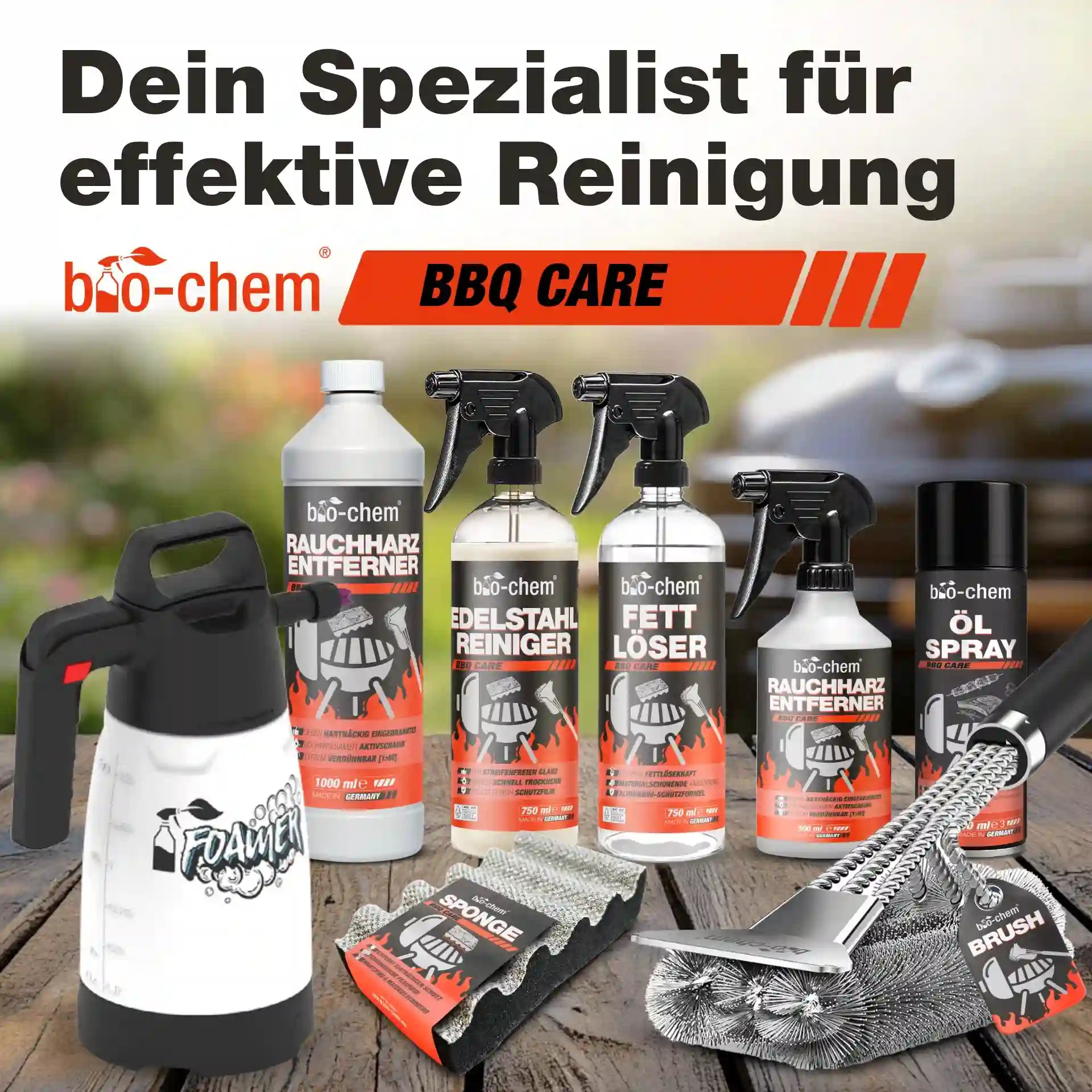 Das bio-chem BBQ CARE Reinigungssortiment: Profigrill-Bürste, Reinigungsschwamm, Fettlöser, Rauchharzentferner und Edelstahlreiniger.